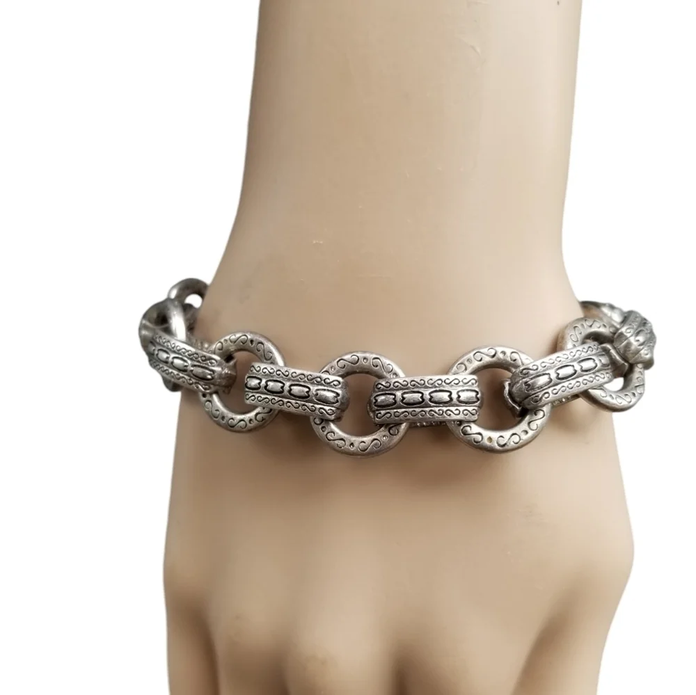 PREMIER DESIGNS VINTAGE SILVERTONE WITH ETCHED DESIGNS BOOKCHAIN STYLE BRACELET